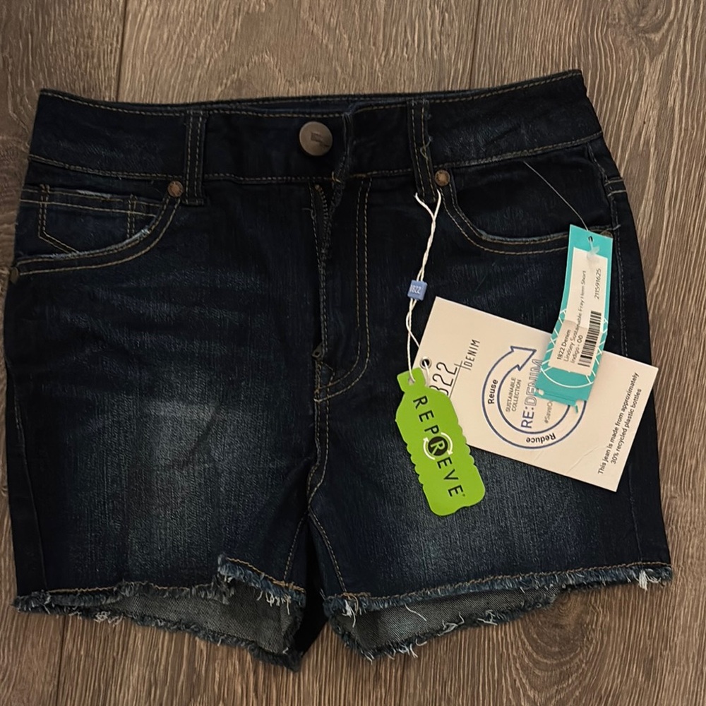 1822 Denim Dark Wash Jean Shorts